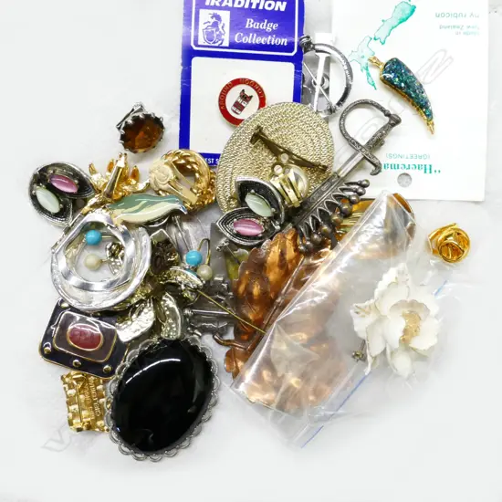 BAG COSTUME JEWELLERY