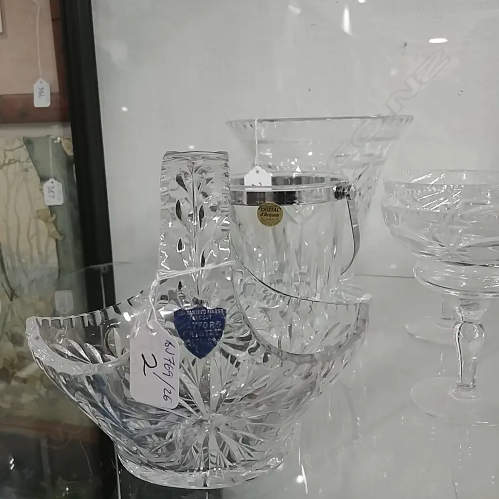 3 CRYSTAL PCS-(BASKET-ICE BUCKET-VASE) Image 1++