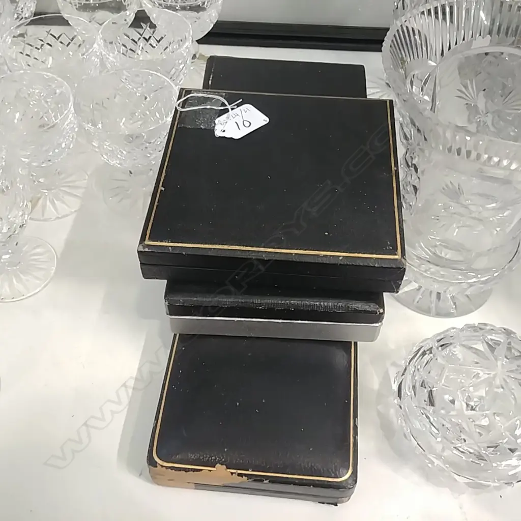 3 BOXED SETS OF CUTLERY  Image 1++