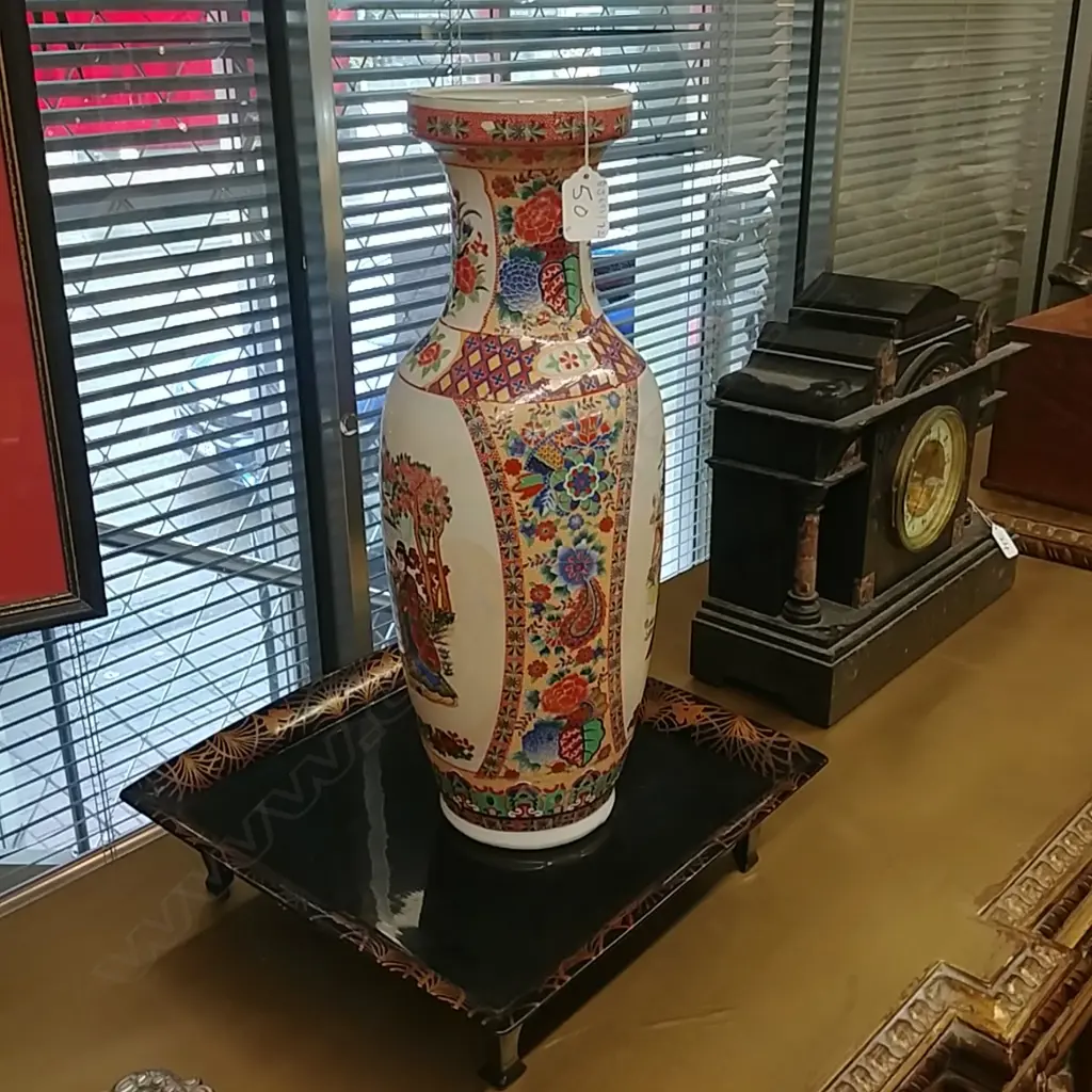 TALL JAPANESE VASE W FIGURES + SQ LACQUER TRAY  Image 1++