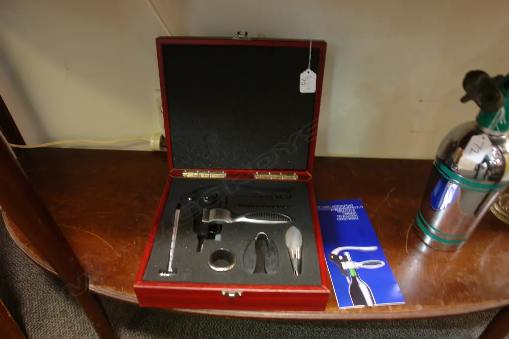 PREMIUM CORKSCREW SET IN BOX Image 1++