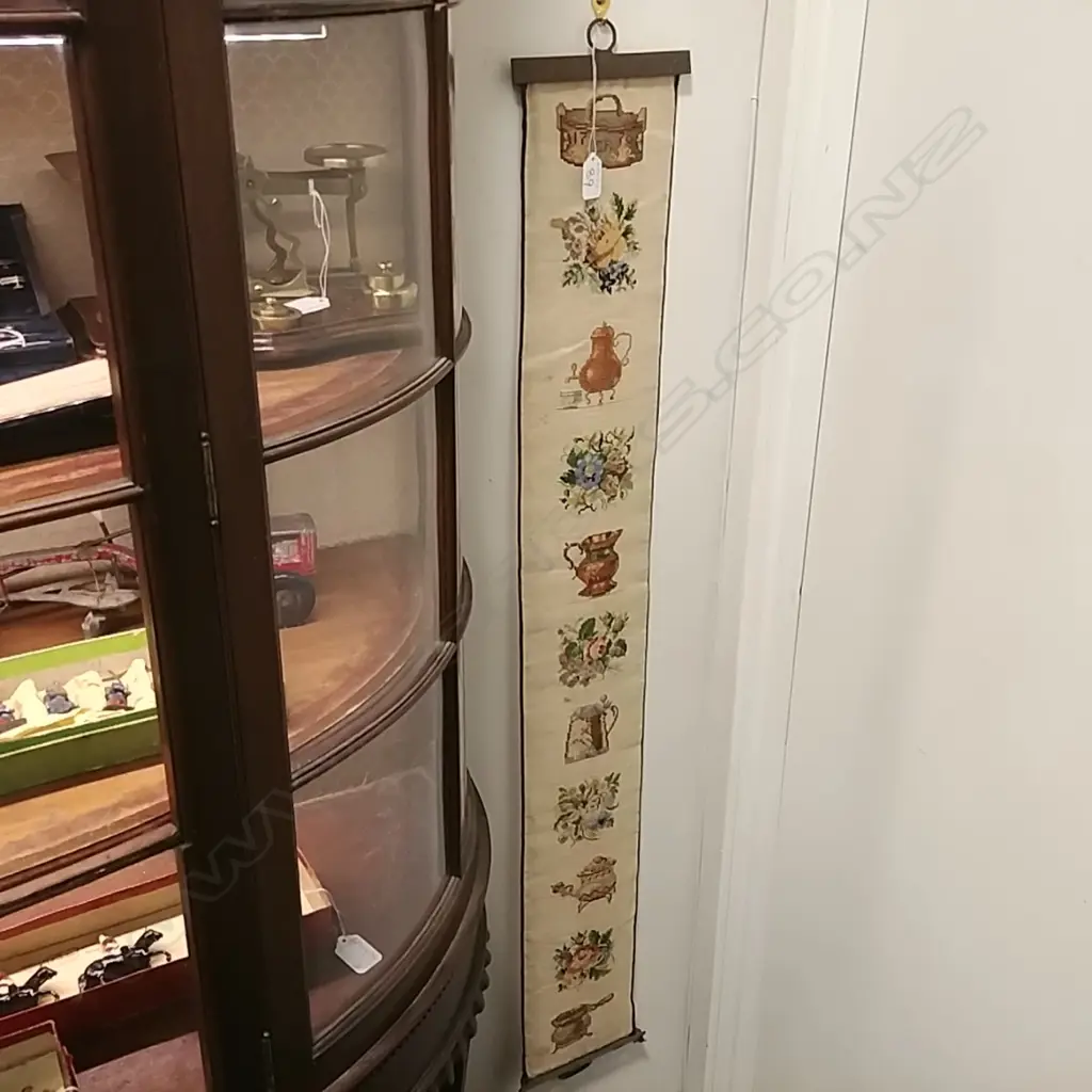 EMBROIDERED HANGING PC Image 1++