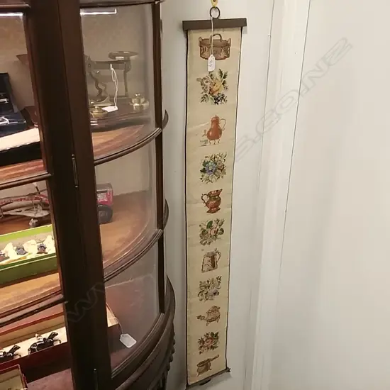 EMBROIDERED HANGING PC