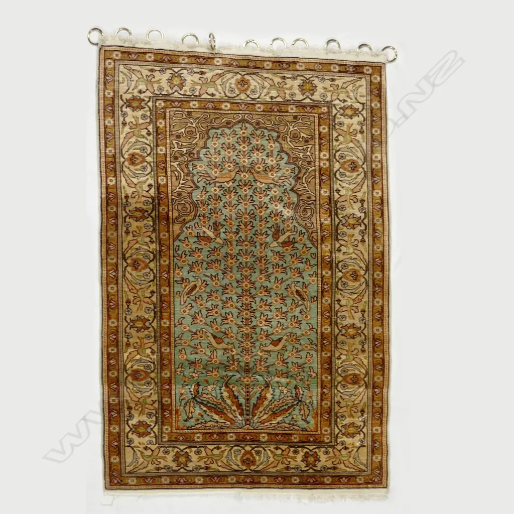A Hereke all silk prayer rug Image 1++