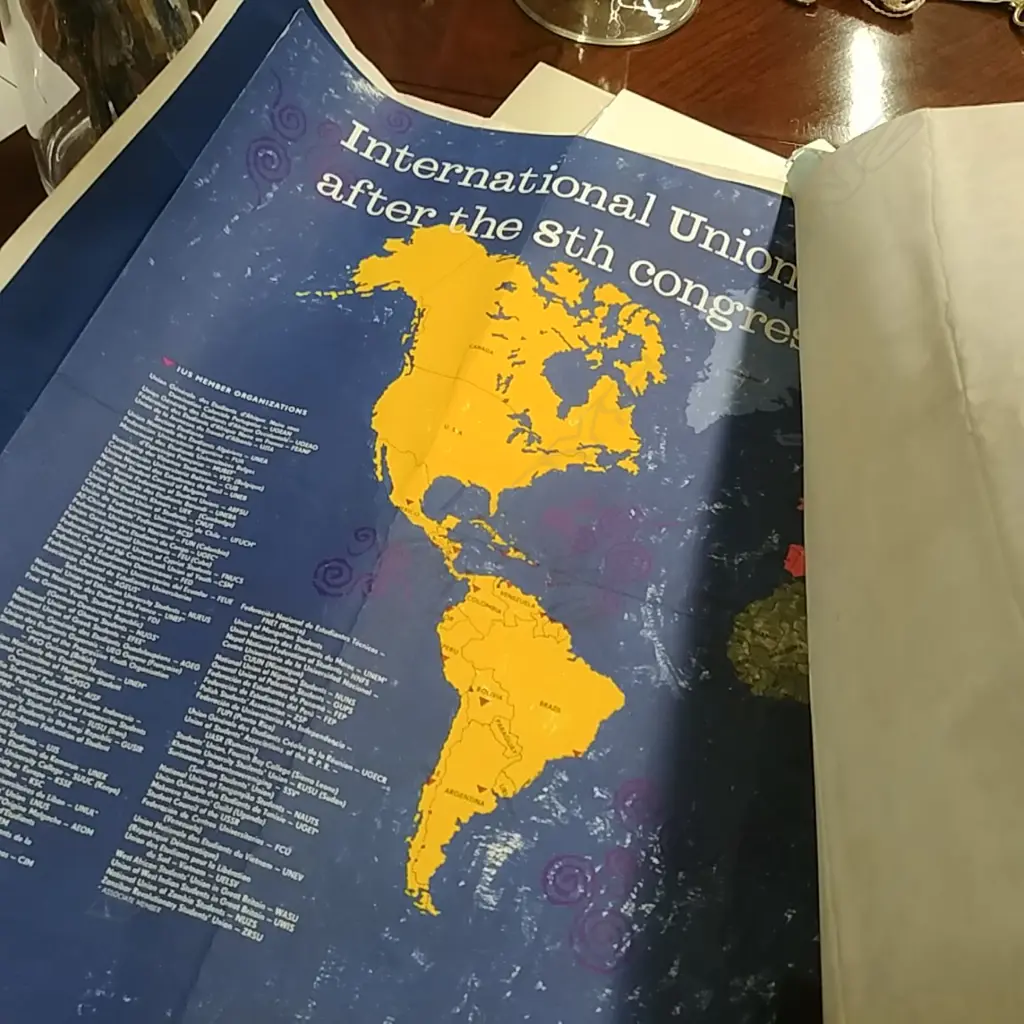 ROLL OF RETRO MOVIE POSTERS ETC. Image 1++