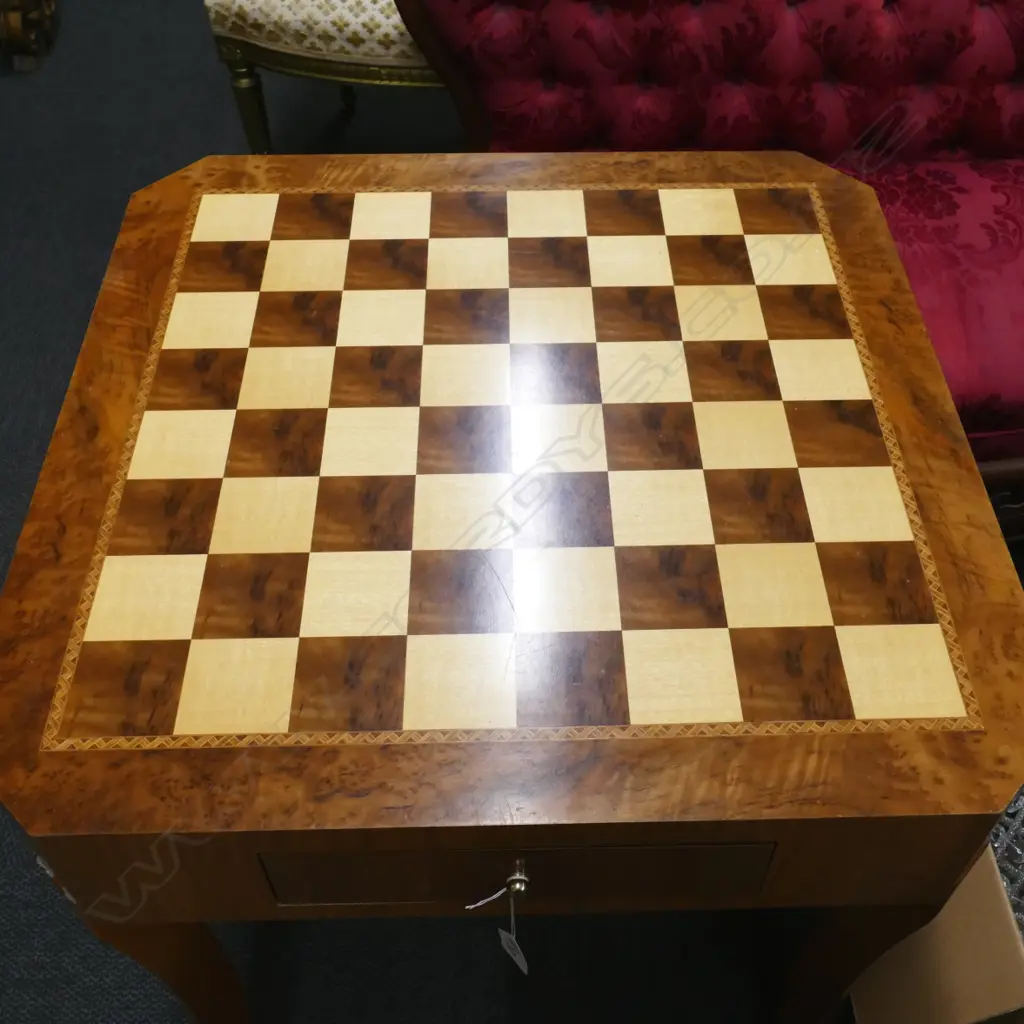 INLAID WOODEN CHESS TABLE Image 1++