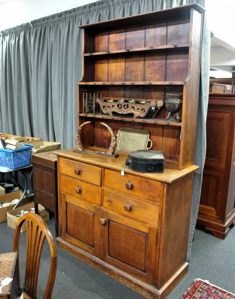 COLONIAL KAURI KITCHEN DRESSER Image 1++