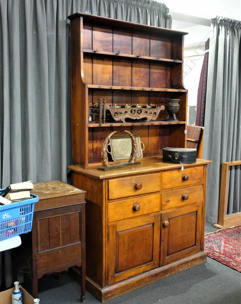 COLONIAL KAURI KITCHEN DRESSER Image 1++