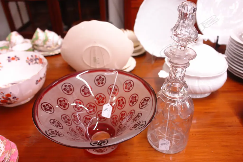 RUBY OVERLAY CRYSTAL BOWL+ DECANTERSTOOPER  (CHIP) Image 1++