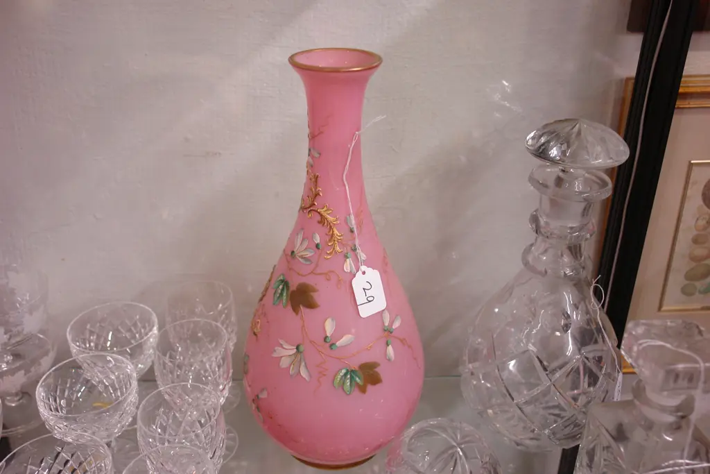 PINK EDWARDIAN GLASS VASE Image 1++