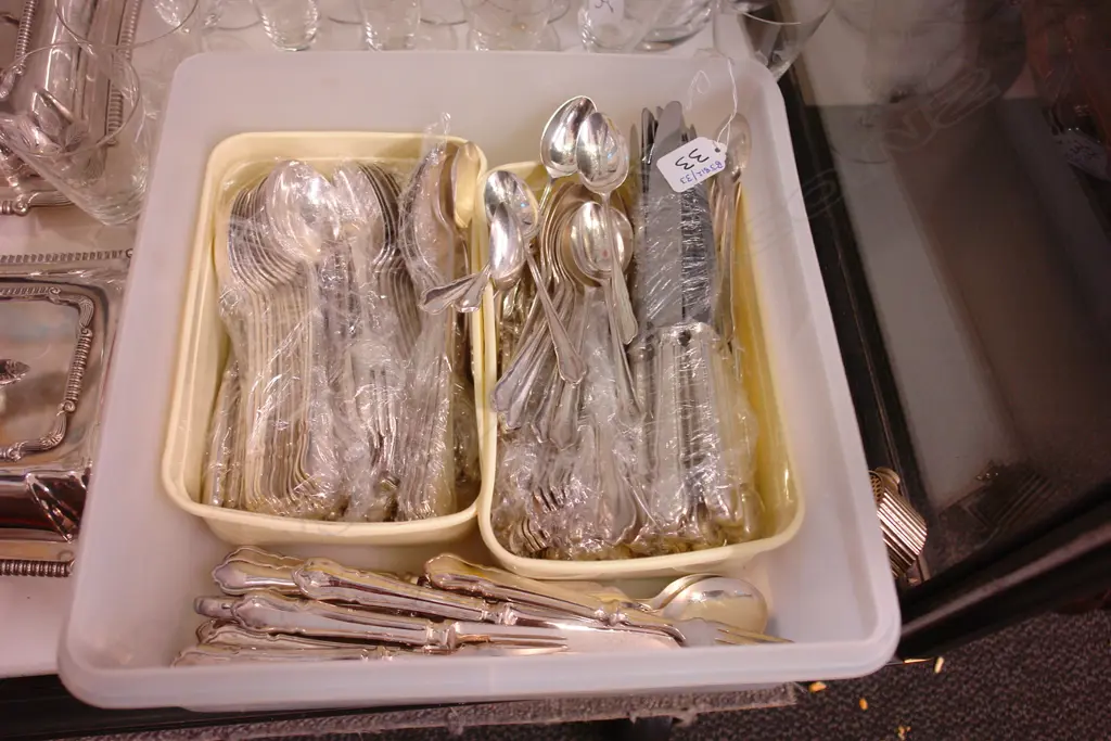 EP LARGE CUTLERY SERVICE Image 1++