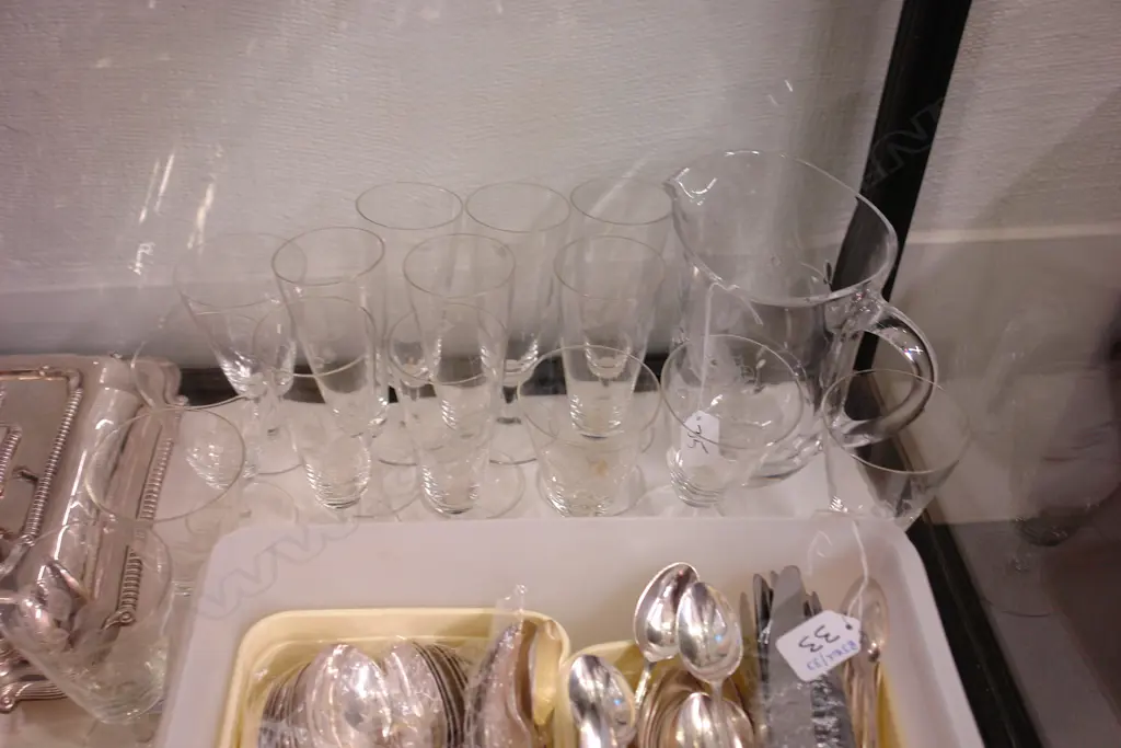 CRYSTAL JUG & 15 GLASSES Image 1++