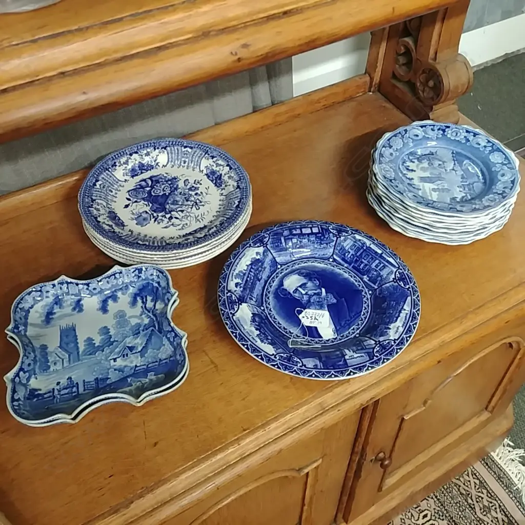 APPROX 19 PCS B/W PLATES & DISHES Image 1++