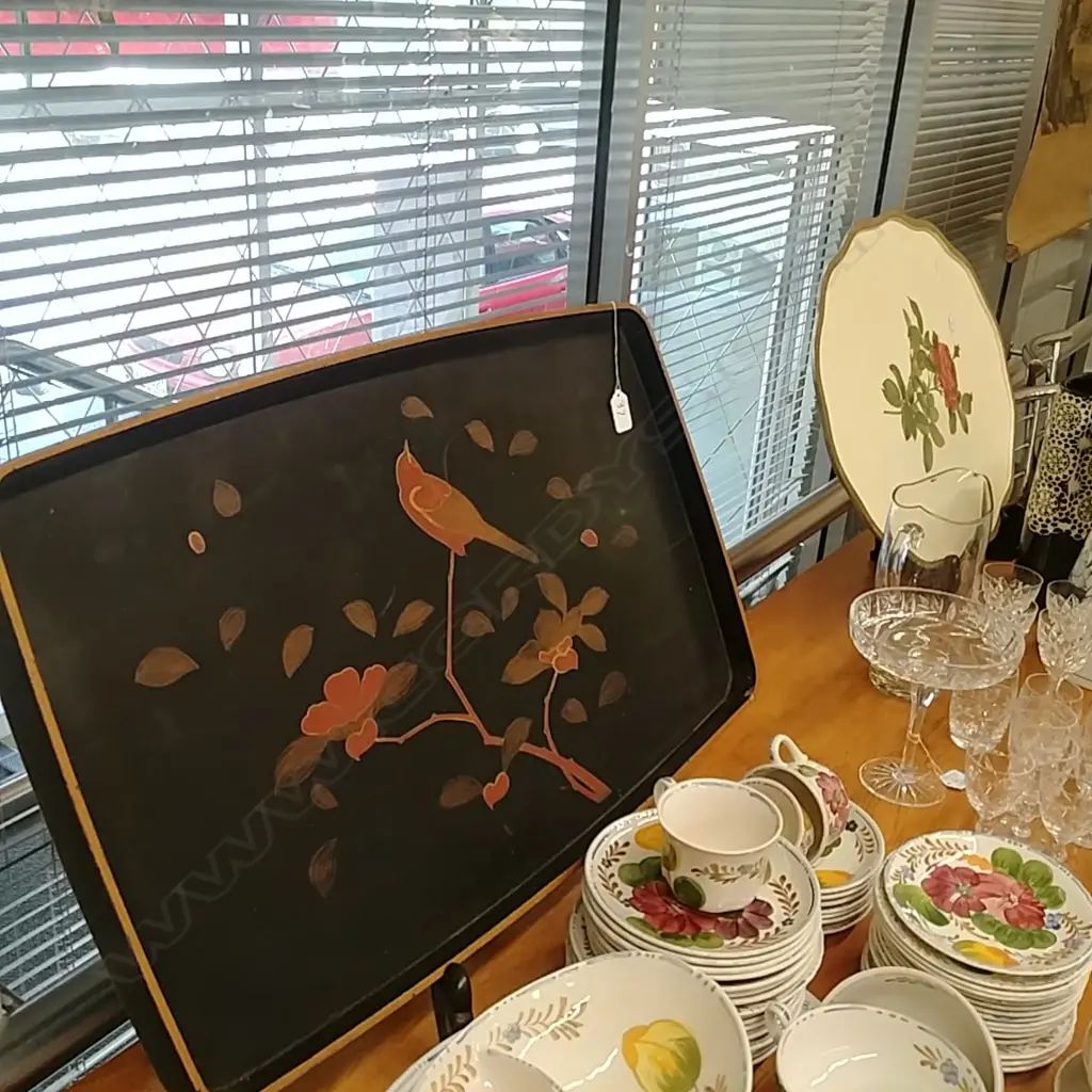 2 TRAYS BLACK  LAQUER + DECOMPAGE ROSE Image 1++