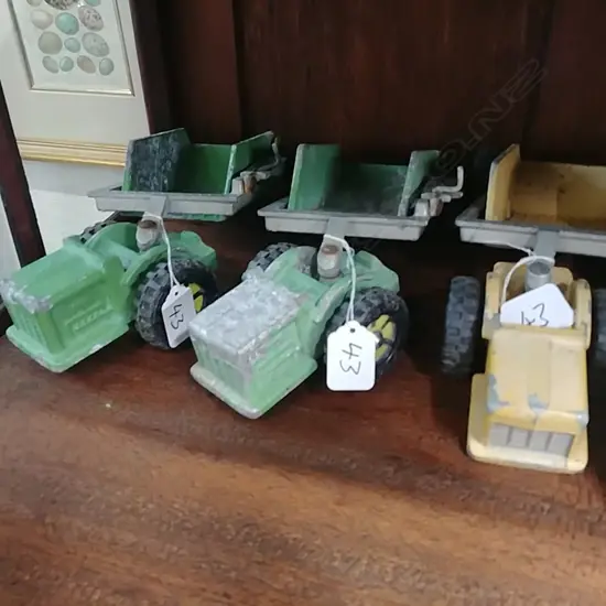 3 FUN HO TIP TRUCKS