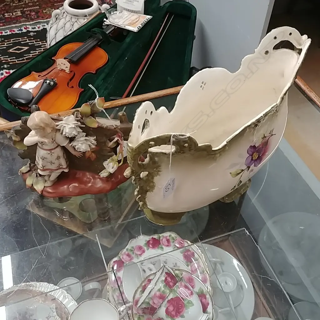 VICT CHILD VASE & ANOTHER Image 1++