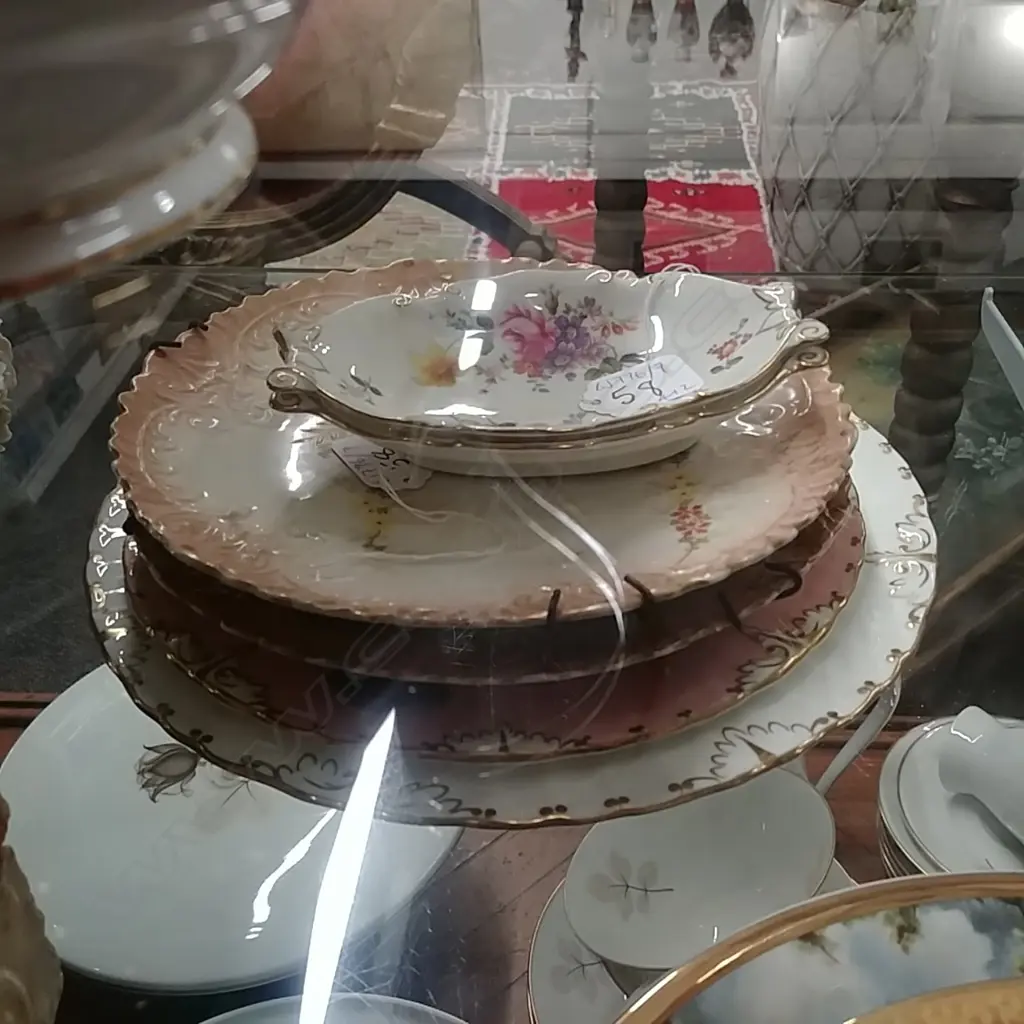 4 R.C.D. DISHES (1 AF)+2 LIMOGE PLATES Image 1++