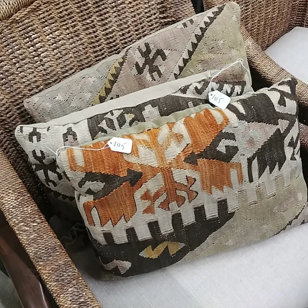 3 RECTANGULAR KELIM CUSHIONS  Image 1++