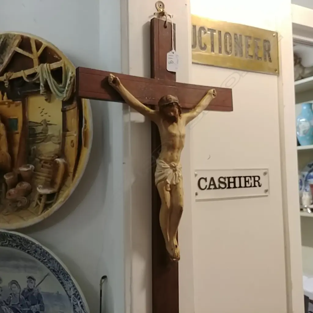 WOODEN CRUCIFIX - JESUS ON CROSS Image 1++