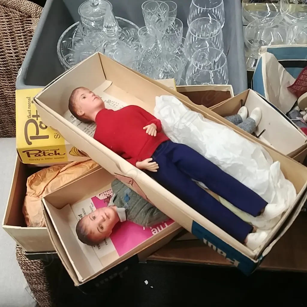 SINDYS SISTER DOLL DOLLS CLOTHES & 2 PAUL DOLLS Image 1++