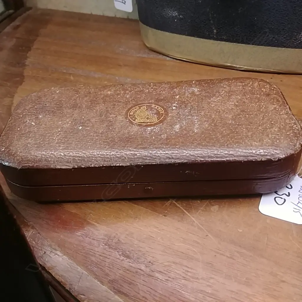 ANTIQUE OWL BOX Image 1++