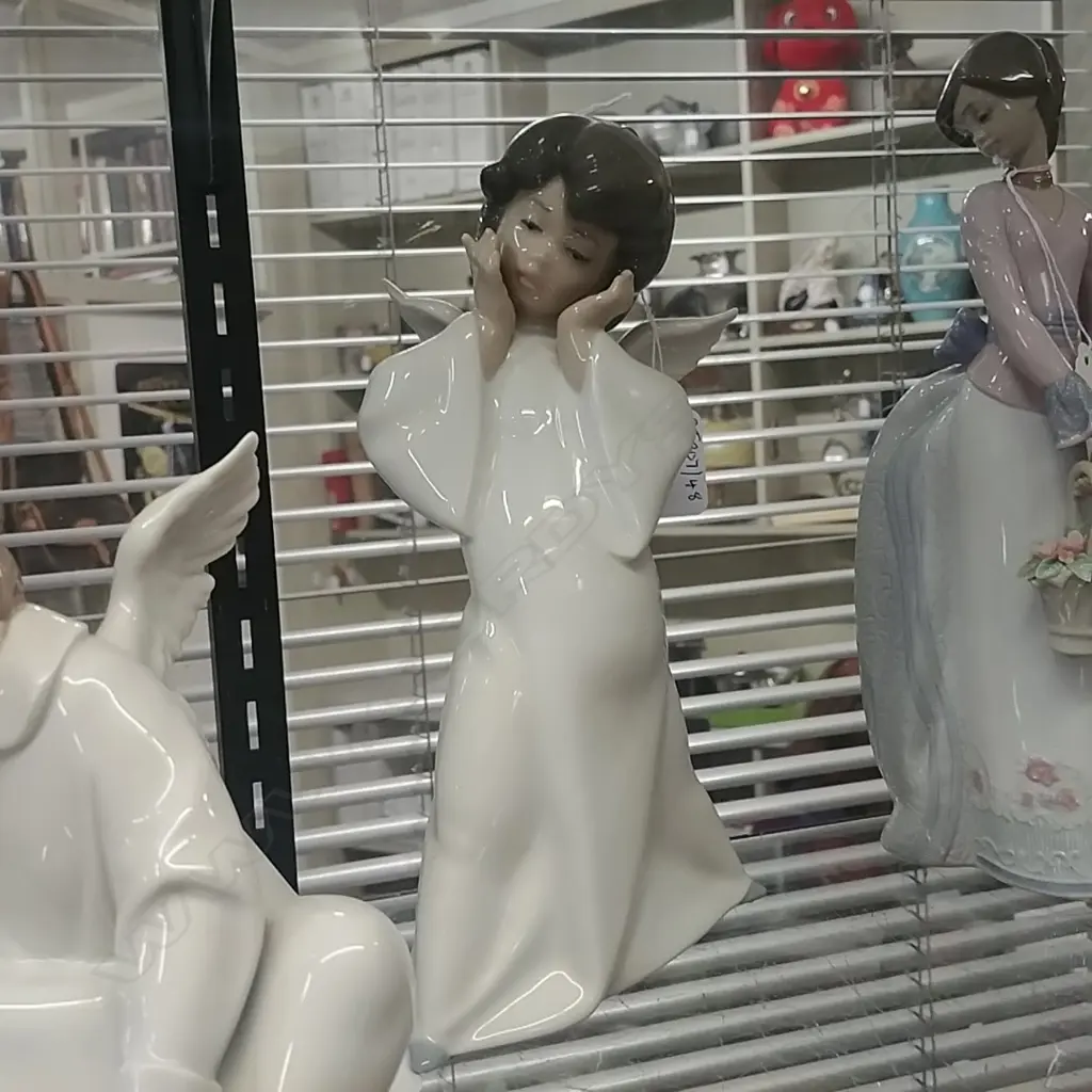 LLADRO LITTLE GIRL ANGEL Image 1++
