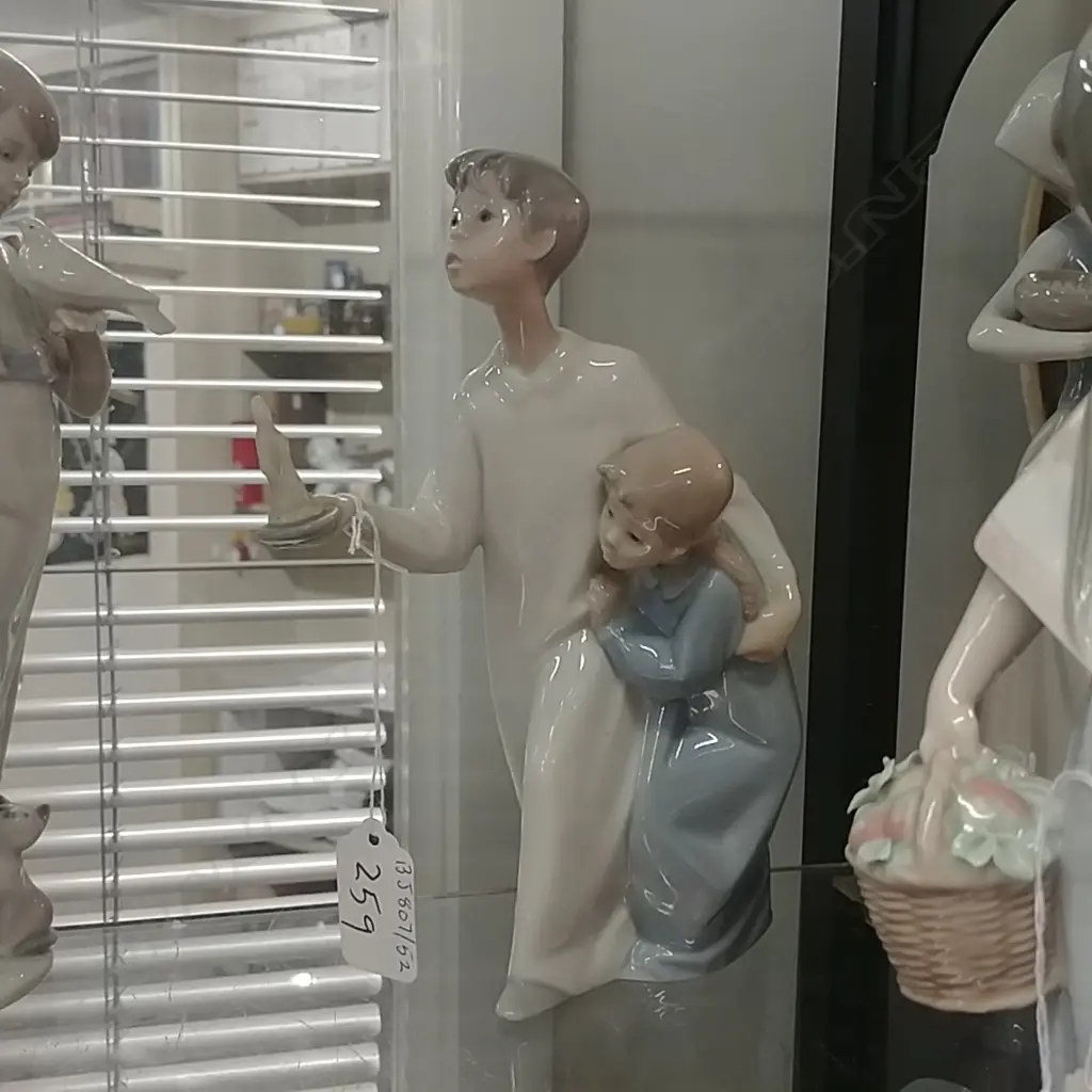 NAO 2 CHILDREN WITH CANDLE Image 1++