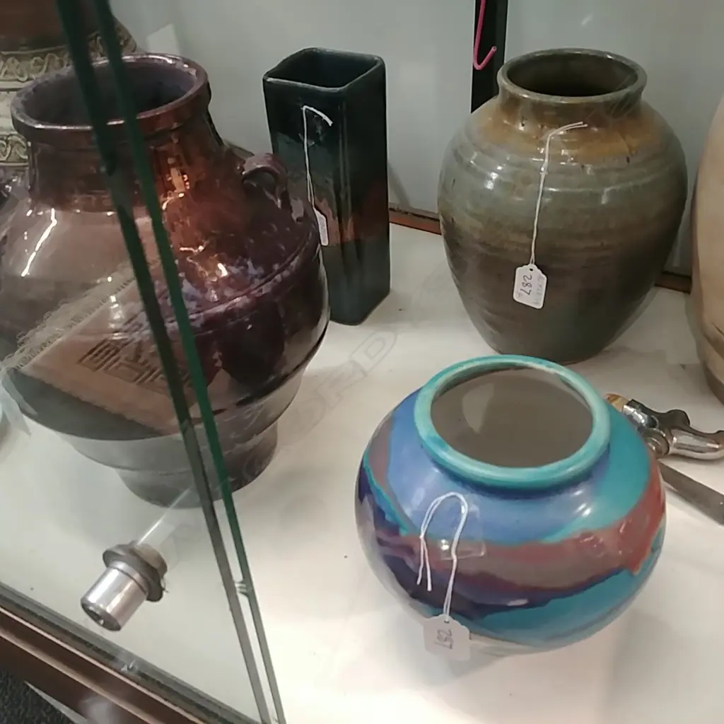 4 ASSTD NZ POTTERY PCS (VASES) Image 1++