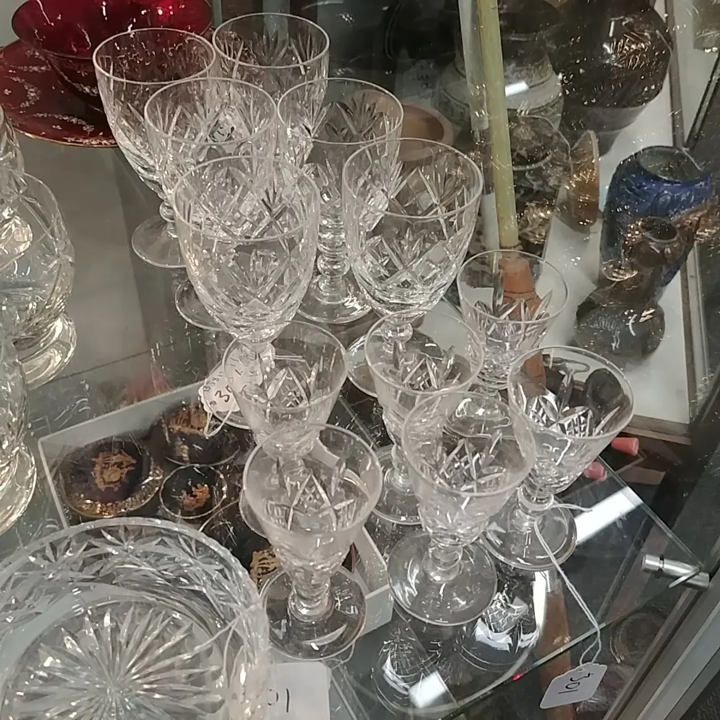 6 & 6 & 2 CRYSTAL GLASSES & DISHES Image 1++