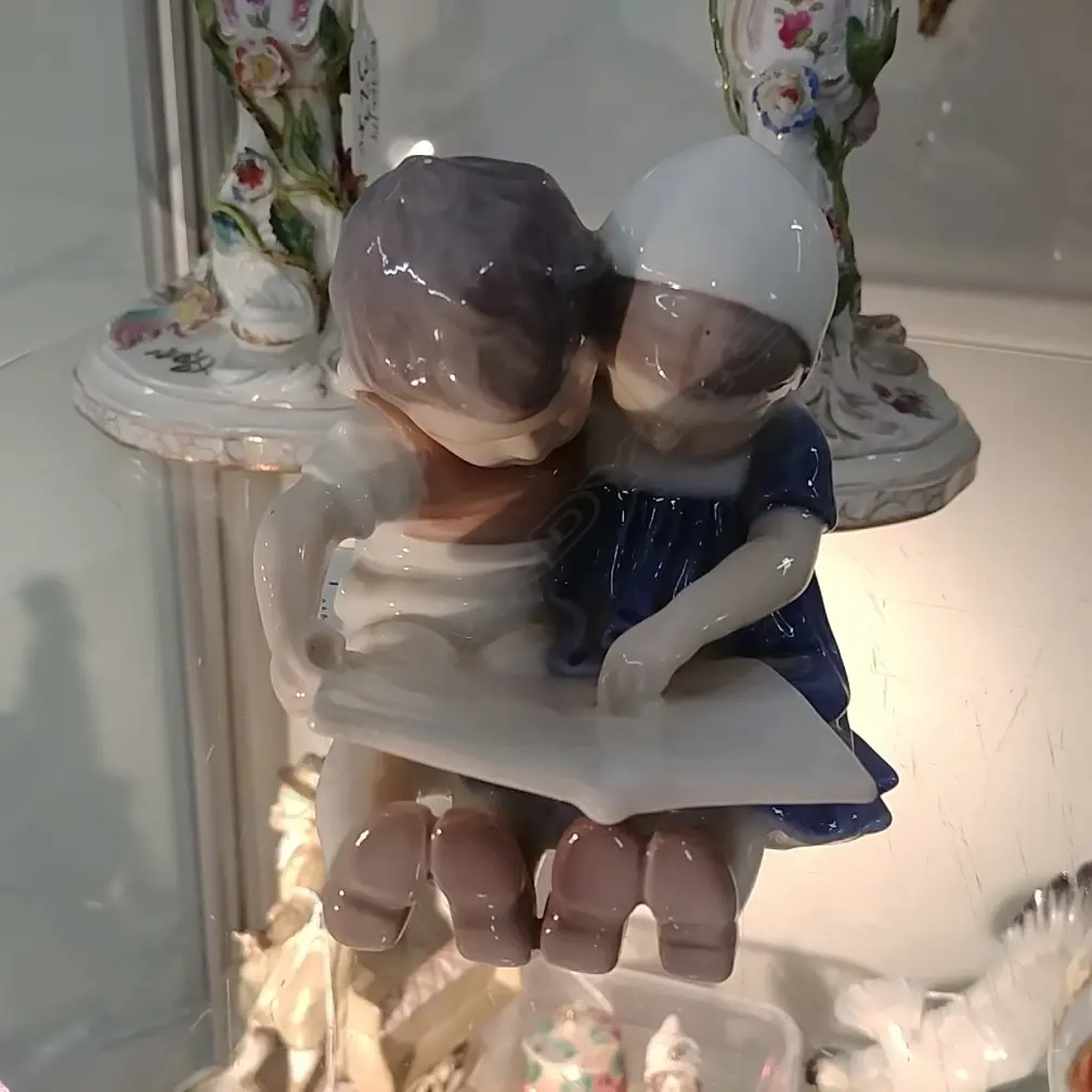 B&G FIGURE GROUP Image 1++
