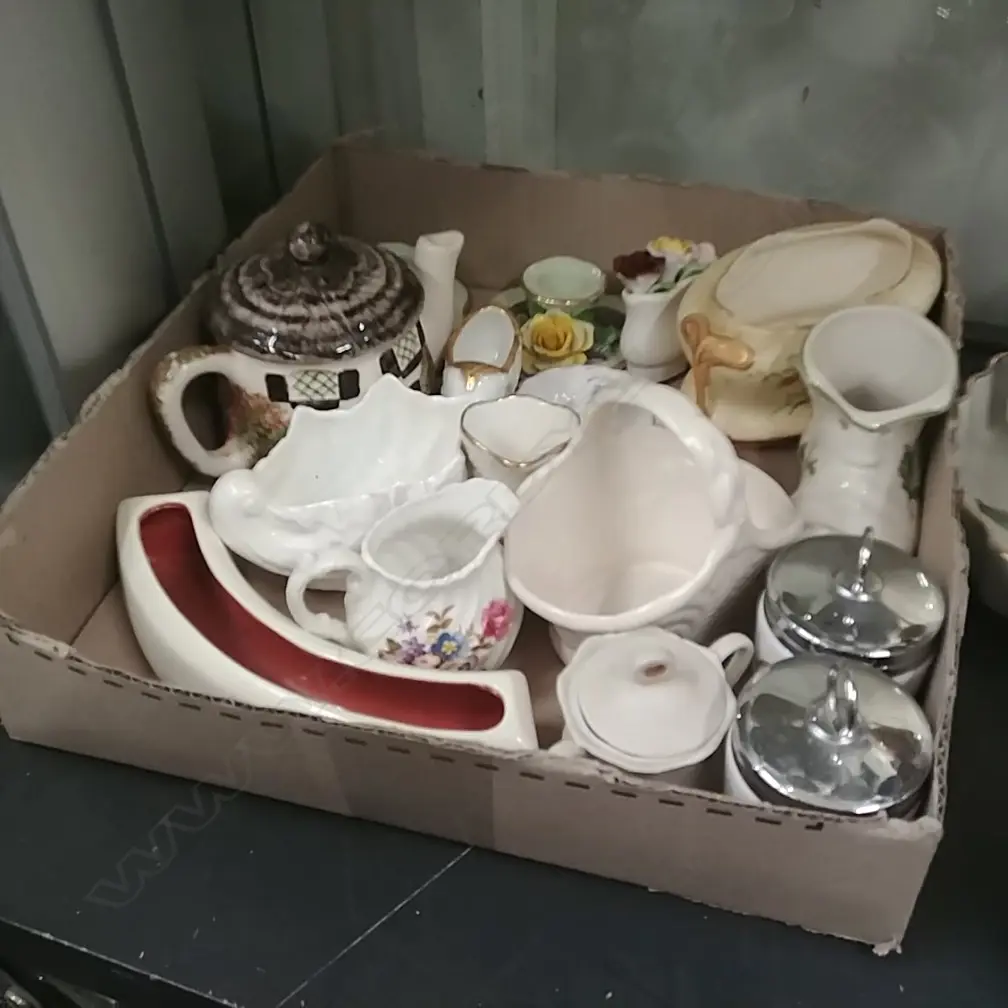 SMALL BOX MINIATURE CHINA Image 1++