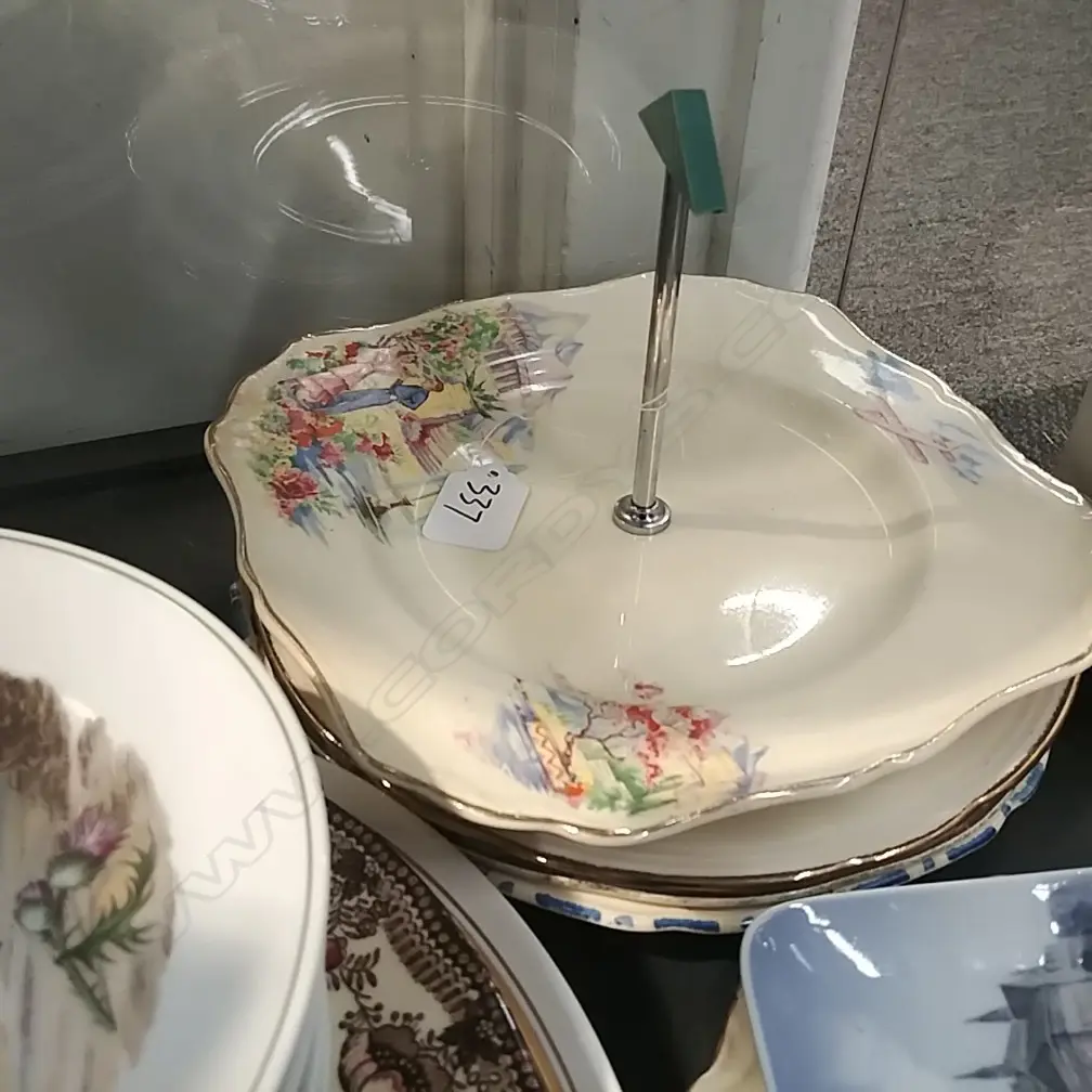 5 MEAKIN PLATES + 1 OTHER  Image 1++