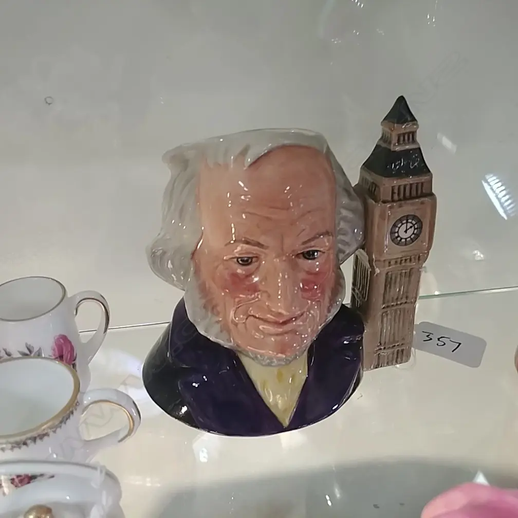 RD CHARACTER JUG JOHN DOULTON Image 1++