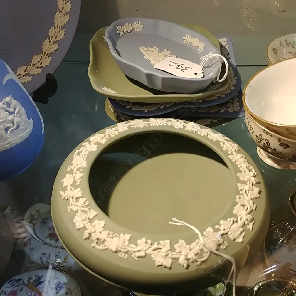5 JASPER WEDGWOOD DISHES & BOWL Image 1++
