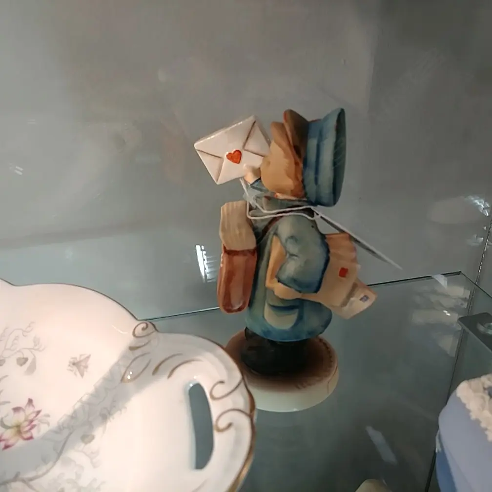 HUMMEL FIG POSTMAN Image 1++