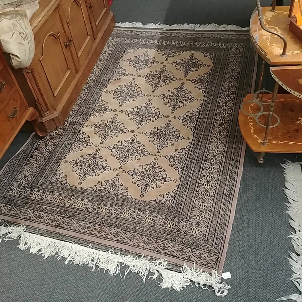 PAKISTAN TABRIZ STYLE HANKNOTTED RUG 192x 128CM Image 1++