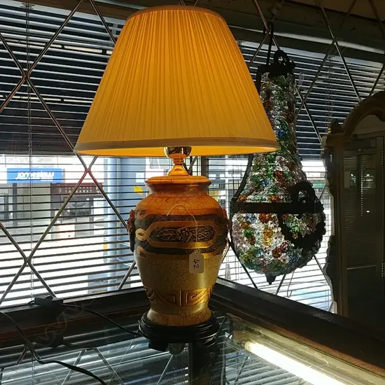 CERAMIC TABLE LAMP