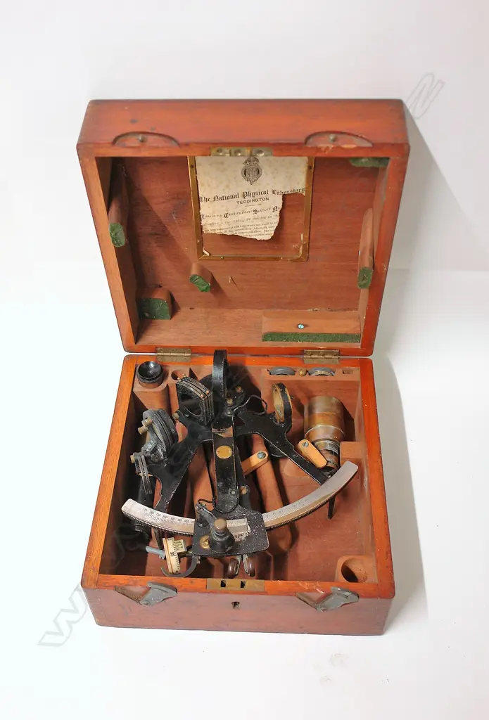 An early 20thC H. Hughes & Son Ltd of London sextant Image 1++