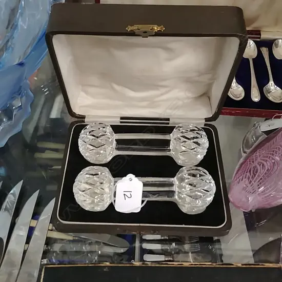 PR OF CASED CARVER RESTS