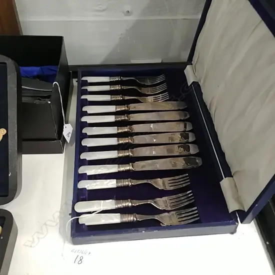 CASED SET OF FISH,KNIVES +FORKS