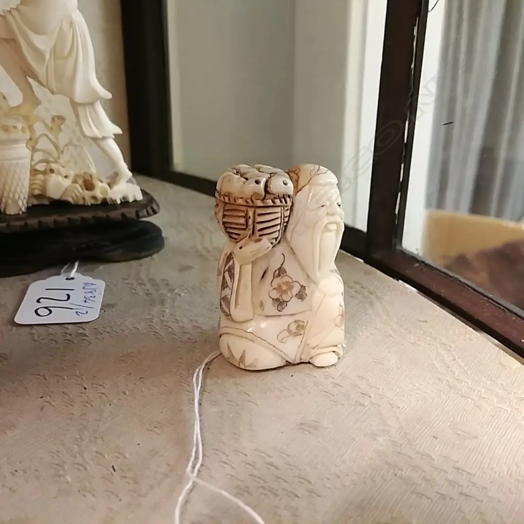 IVORY NETSUKE  FISHERMAN Image 1++