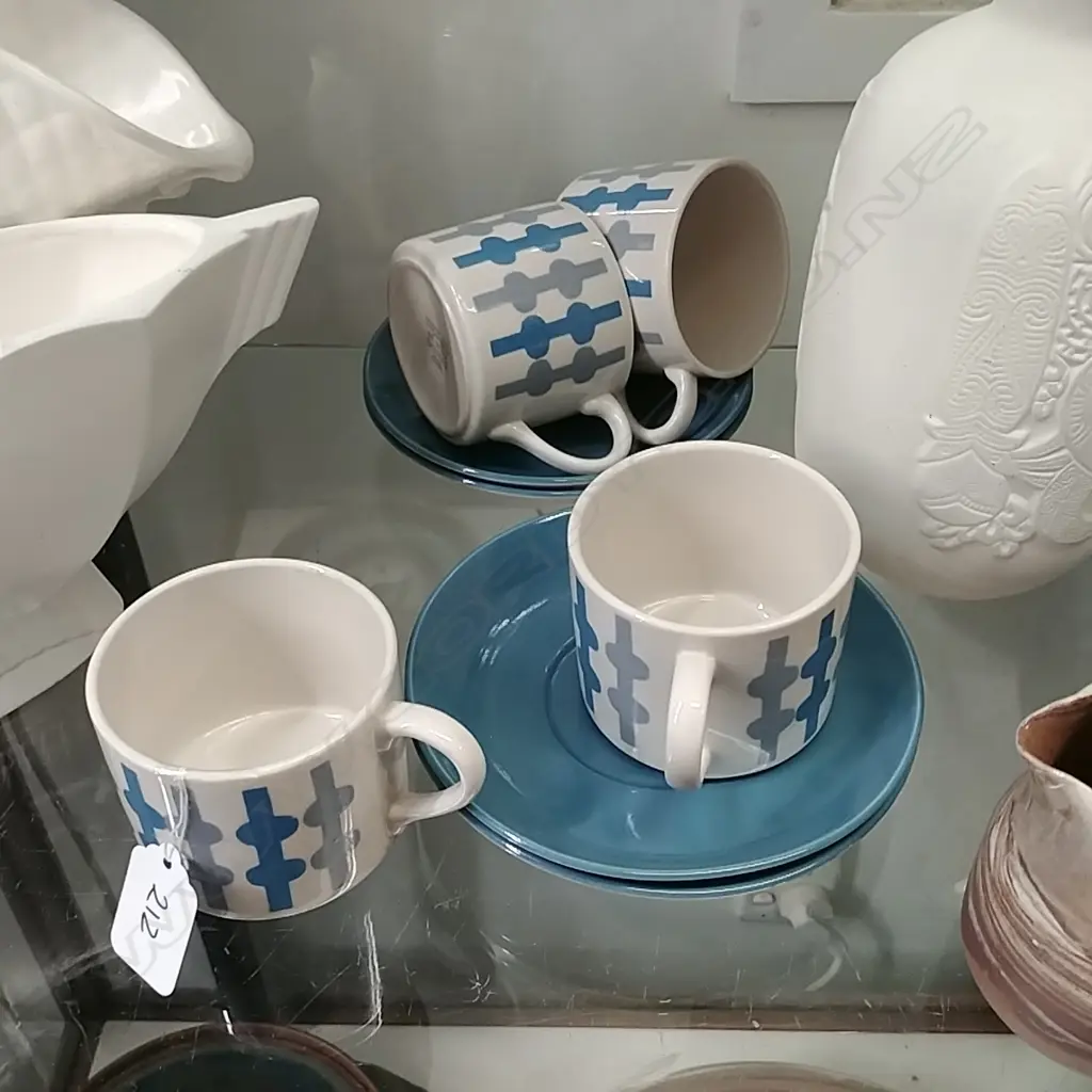 	(13118) 4 CROWN LYNN 'DANZIG' CUPS & SAUCERS Image 1++