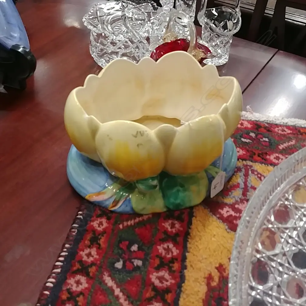 CLARICE CLIFF LILY VASE Image 1++