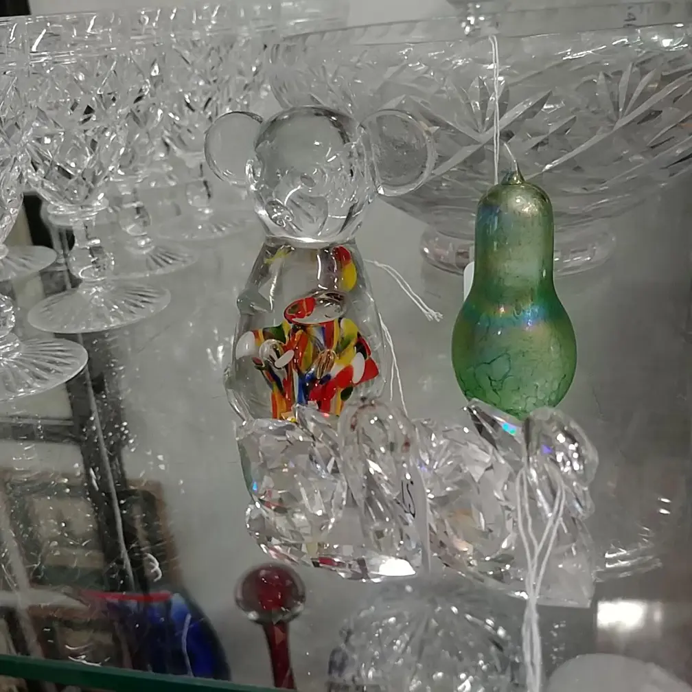 GLASS BEAR+ FRUIT + 2 SWAROSKI SWANS Image 1++
