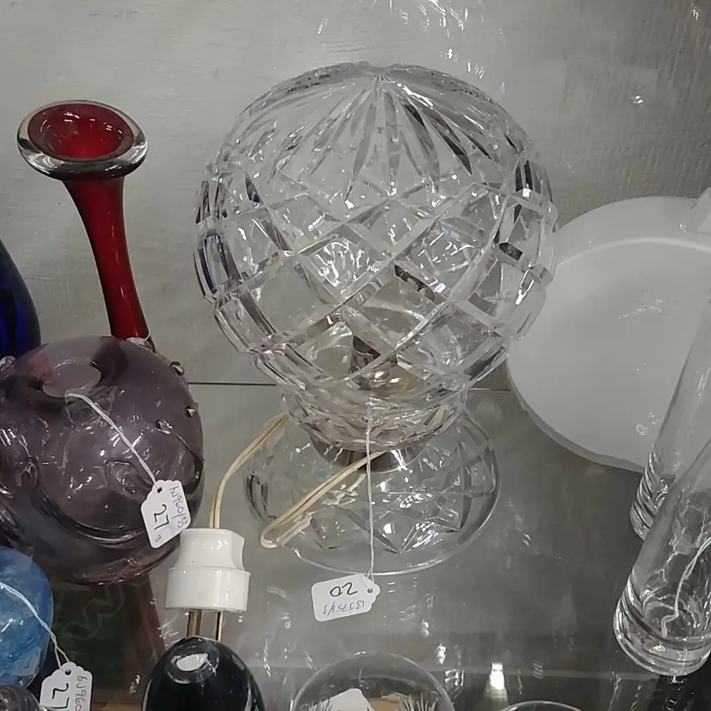 CUT CRYSTAL VINTAGE LAMP Image 1++