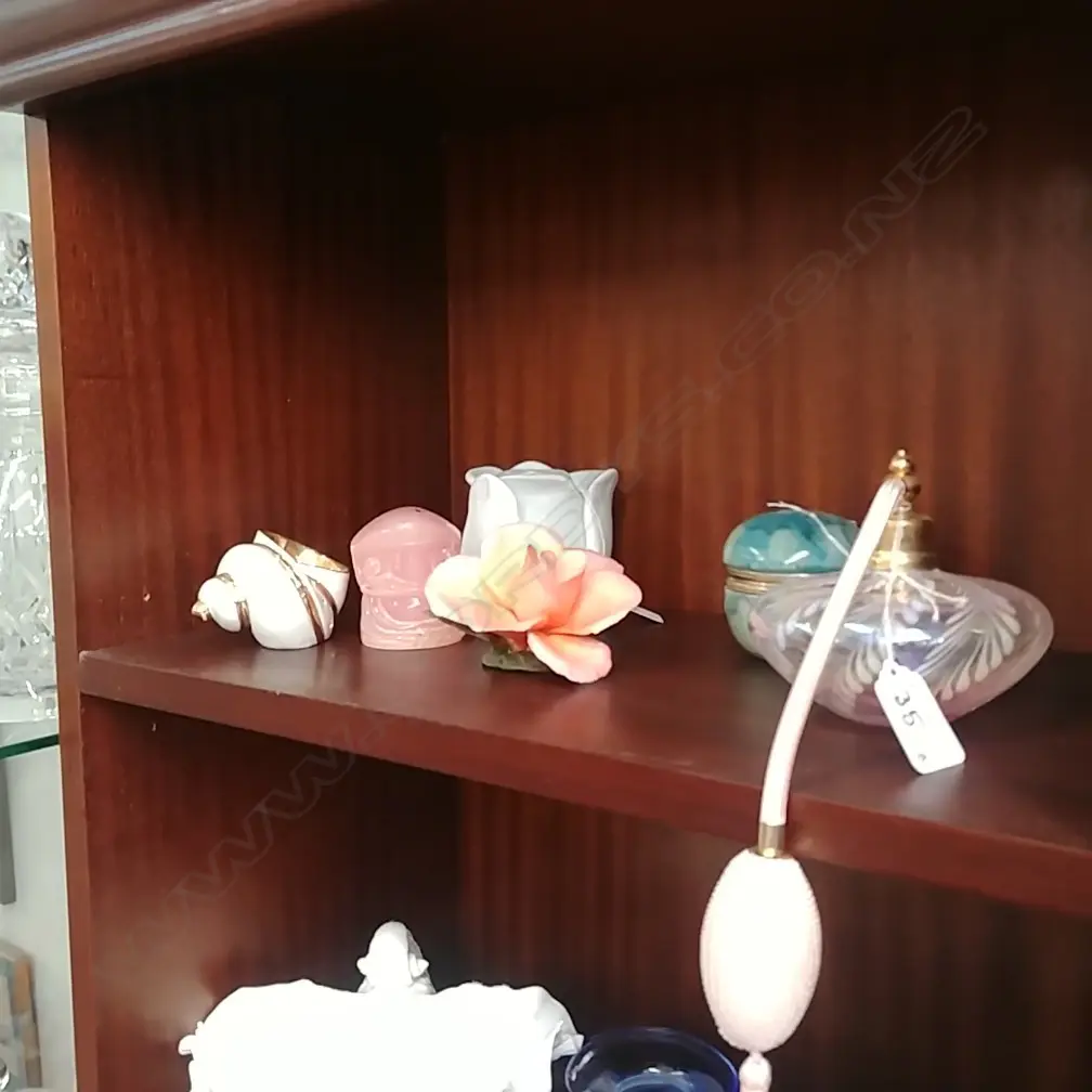 LOT SCENT BOTTLE,CAPODIMONTE,ORNAMENTS ETC. 6 Image 1++