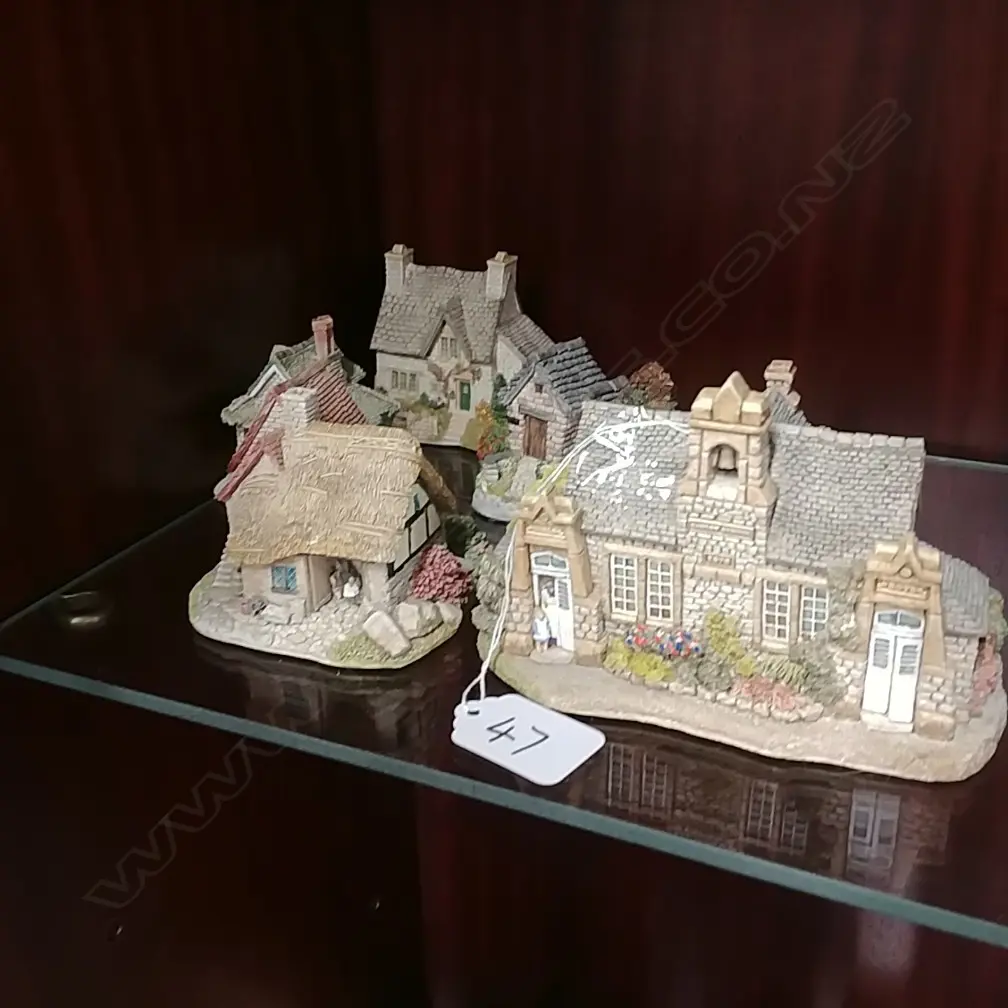 5 LILLIPUT LANE HOUSES Image 1++
