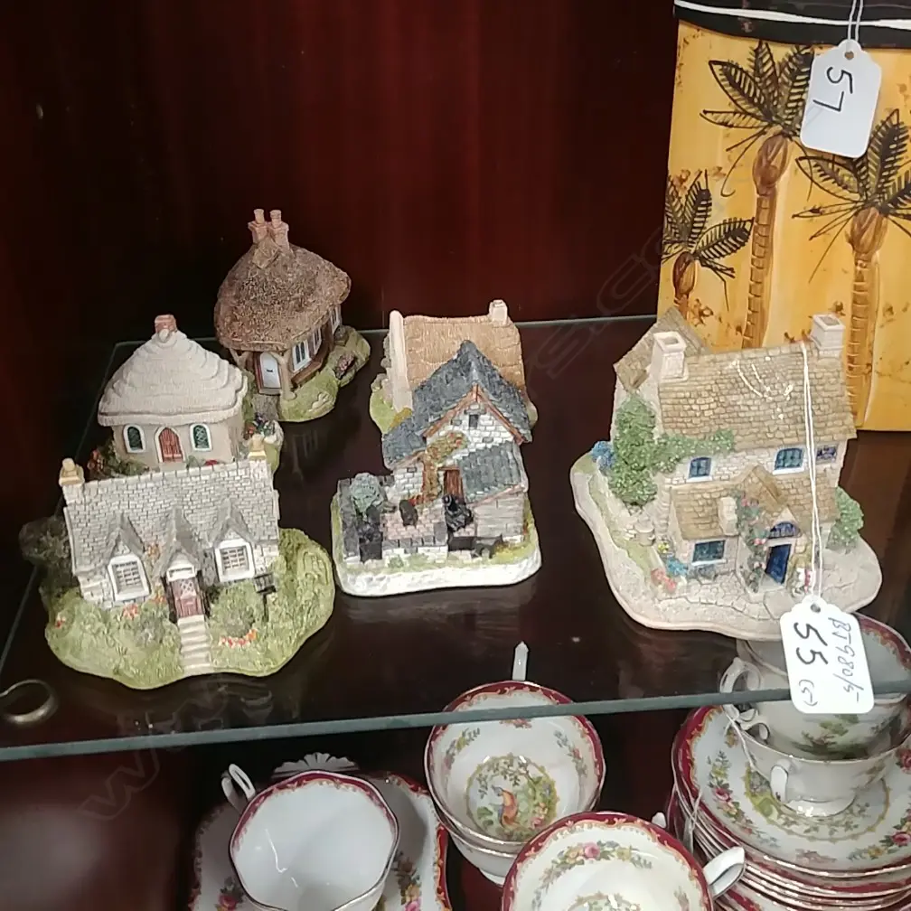 5 LILLIPUT LANE HOUSES Image 1++