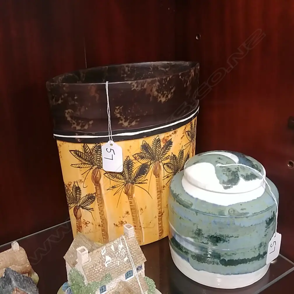 EGYPTIAN STYLE VASE +LIDDED BOX Image 1++