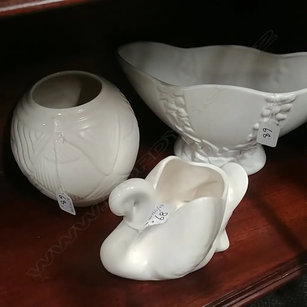 #553 VASE-SPODE VASE-STUDIO CERAMIC SWAN Image 1++